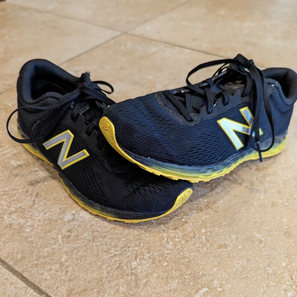 New Balance Fresh Foam Arishi Youth Athletic Shoe